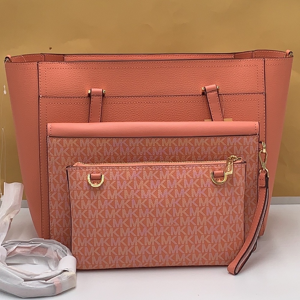 MICHAEL KORS
Maisie Large Pebbled Leather 3-in-1 Tote Bag SHERBERT SIGNATUR - Picture 4 of 16